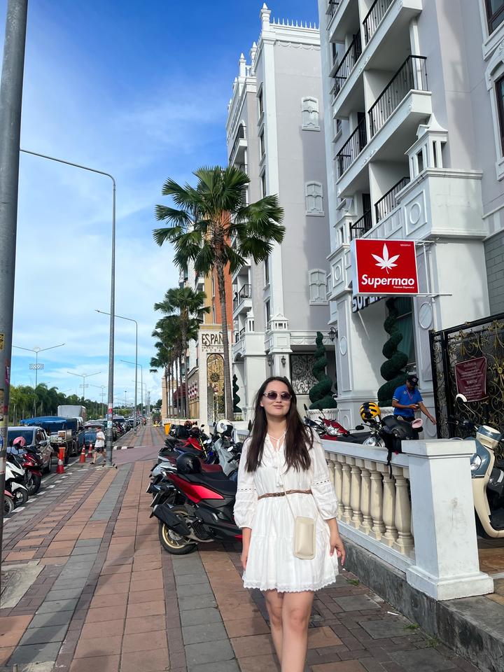 Платья белый