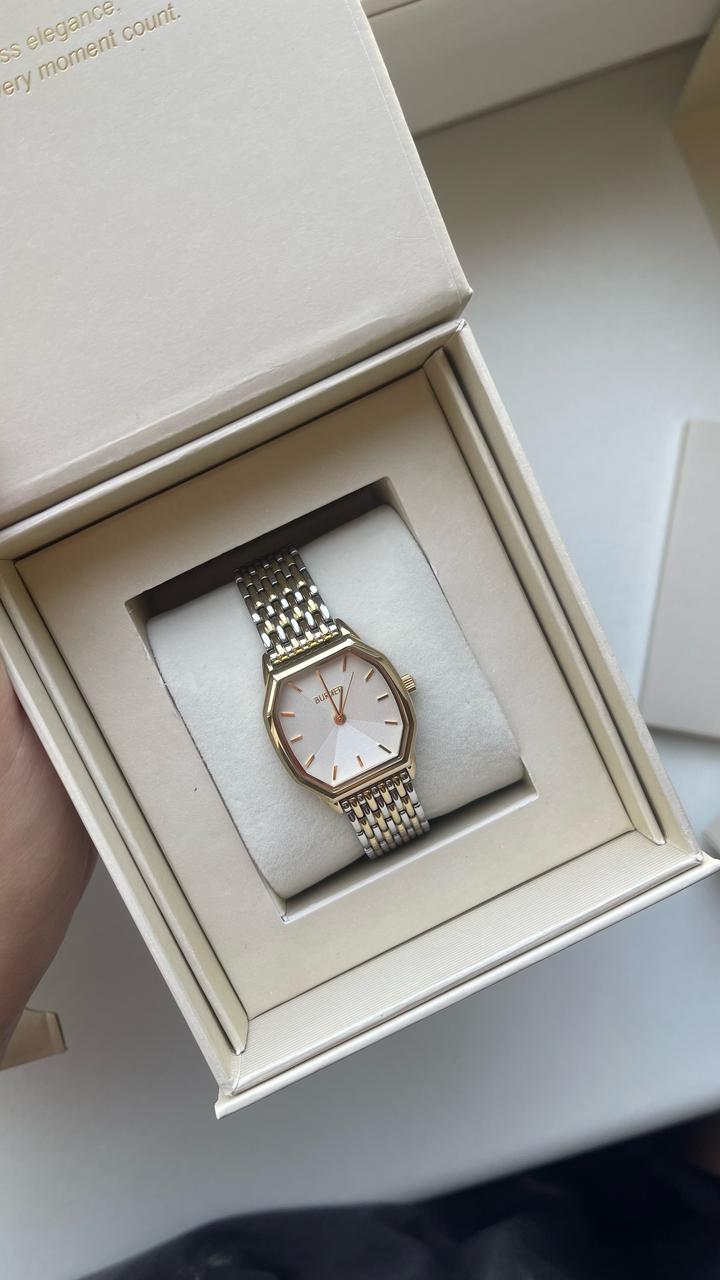 Элегантные женские часы + браслет в комплекте (подарочный набор)