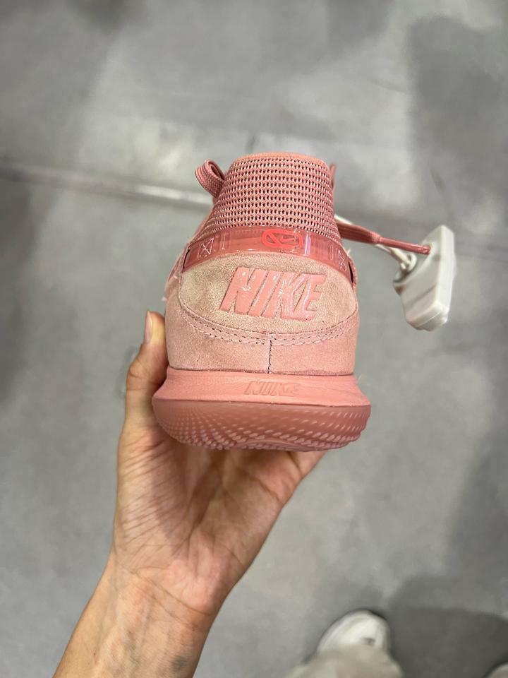 Кроссовки Nike