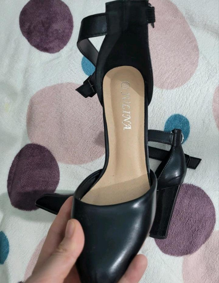 Туфли на каблуке