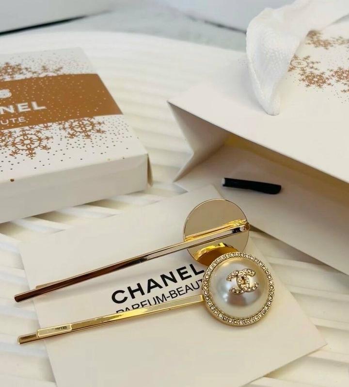 Невидимки для волос Chanel
