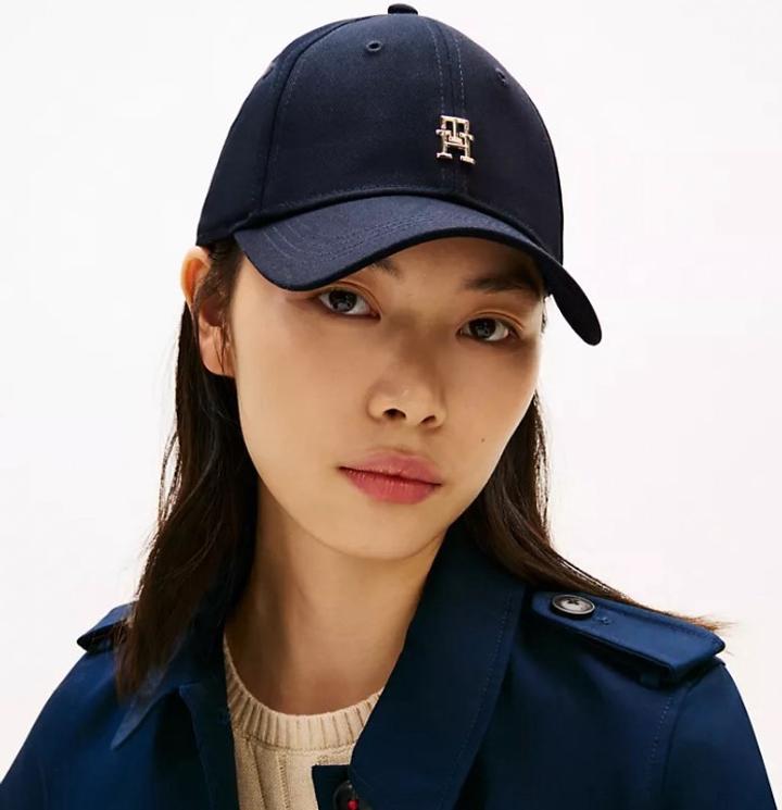 Кепка от Tommy Hilfiger