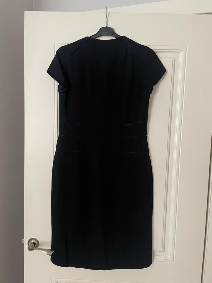 Платье на молнии