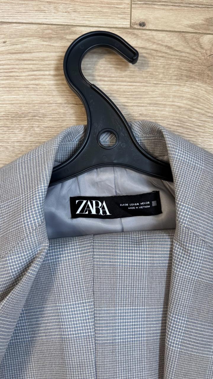 Серо-голубой костюм Zara