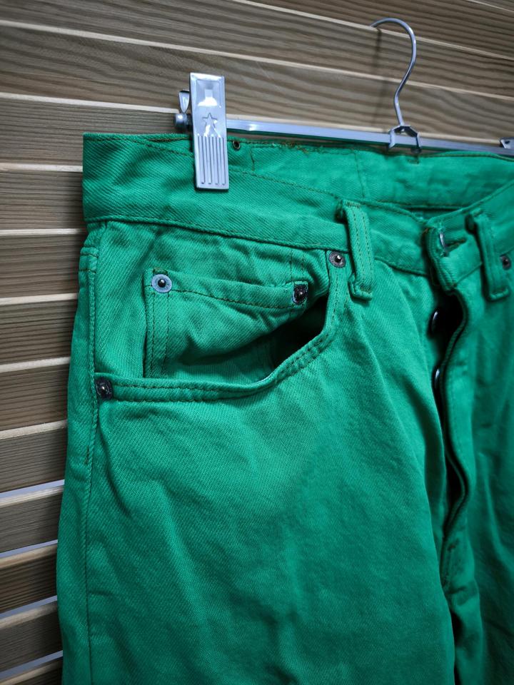 Ярко зеленые джинсы Levi's