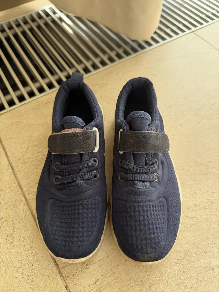 Кроссовки синие детские