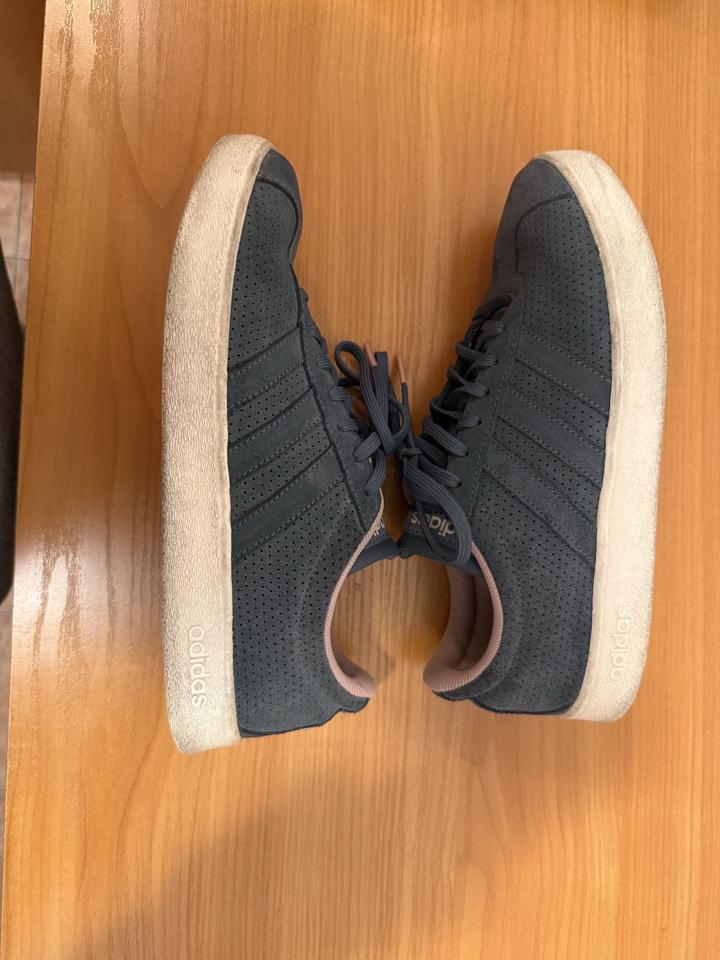 Кроссовки Adidas