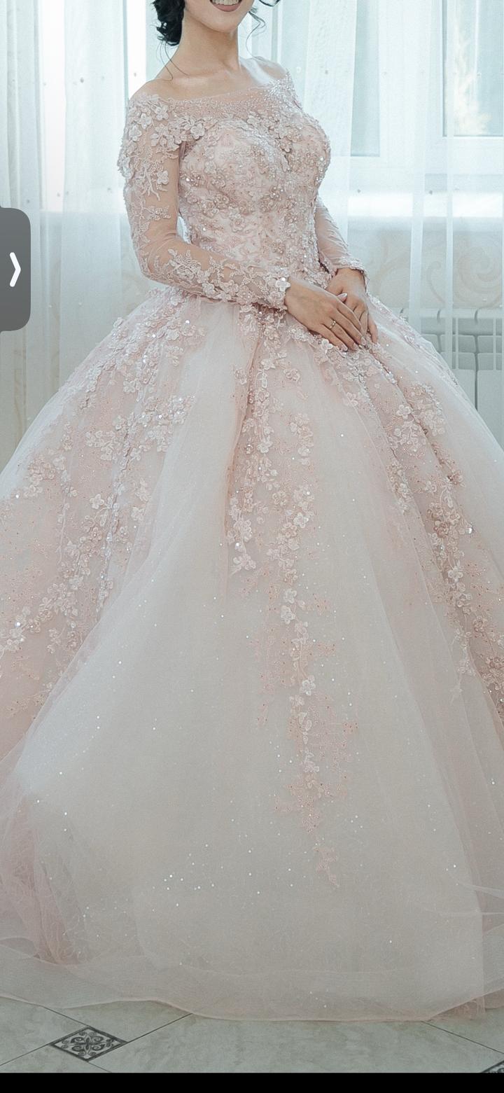 Платье на узату