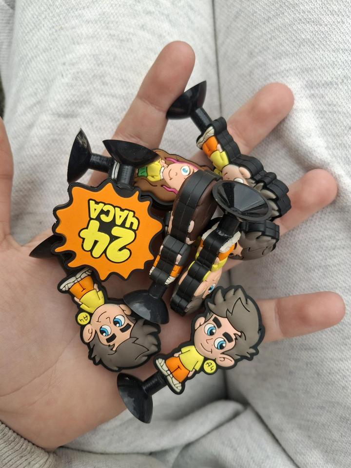 продаём игрушки