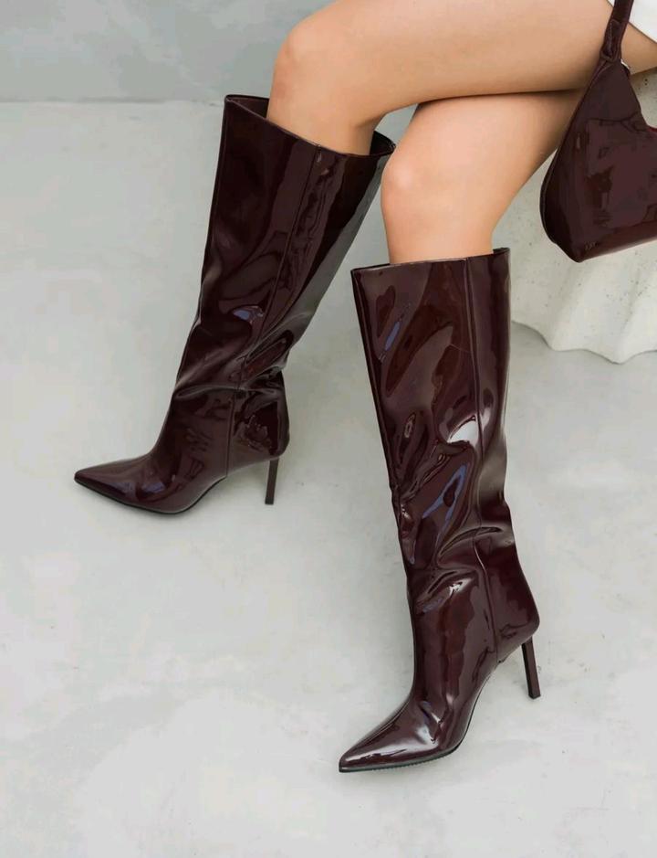 Лаковые сапоги