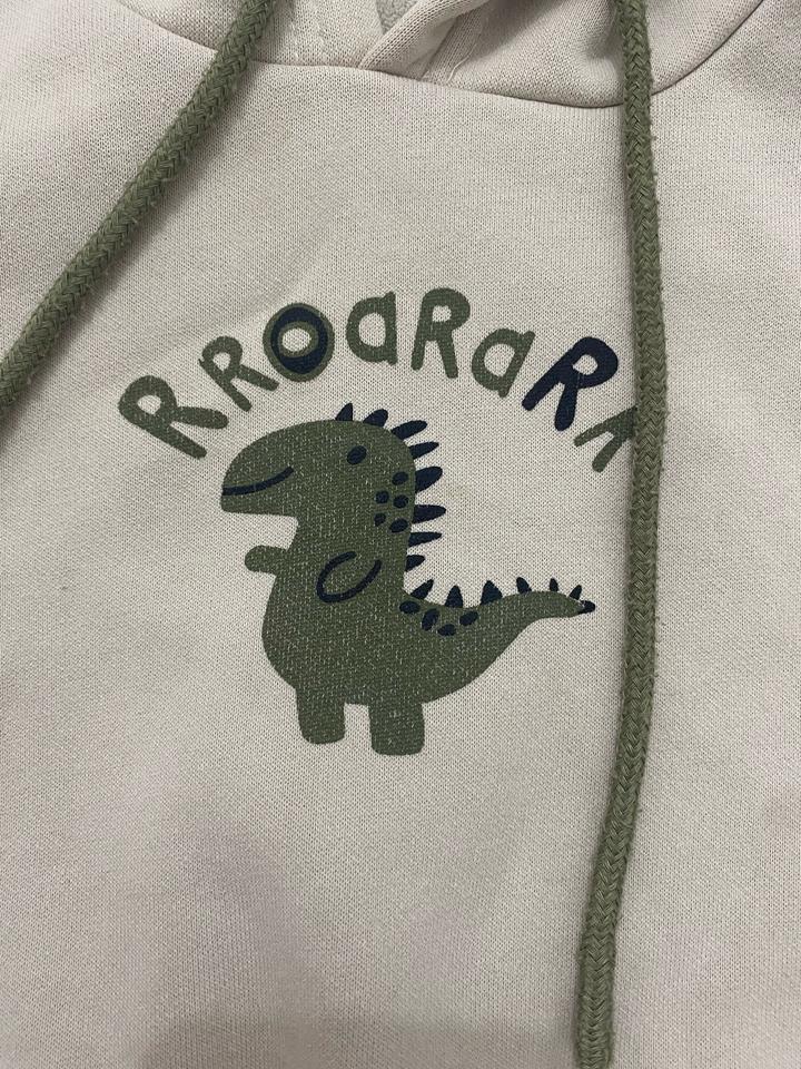 Крутой и теплый костюм-двойка с динозавриком! 🦖 Стиль и уют для малыша