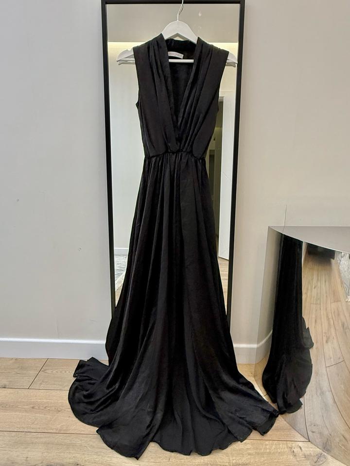 Черное платье