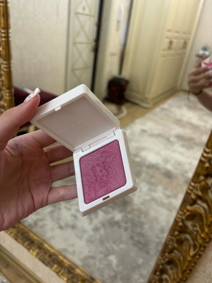 Румяна Fenty beauty