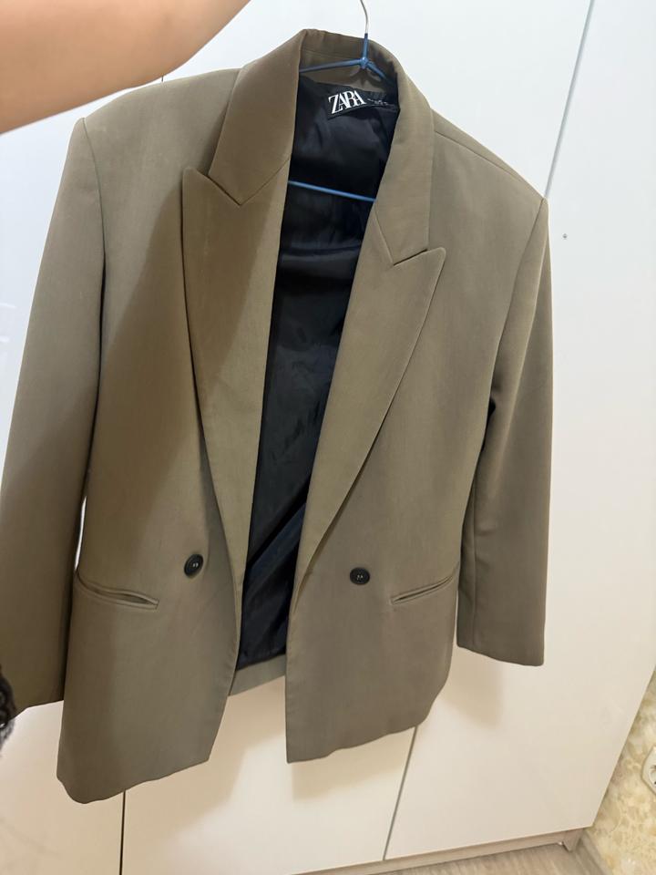 Хаки пиджак Zara