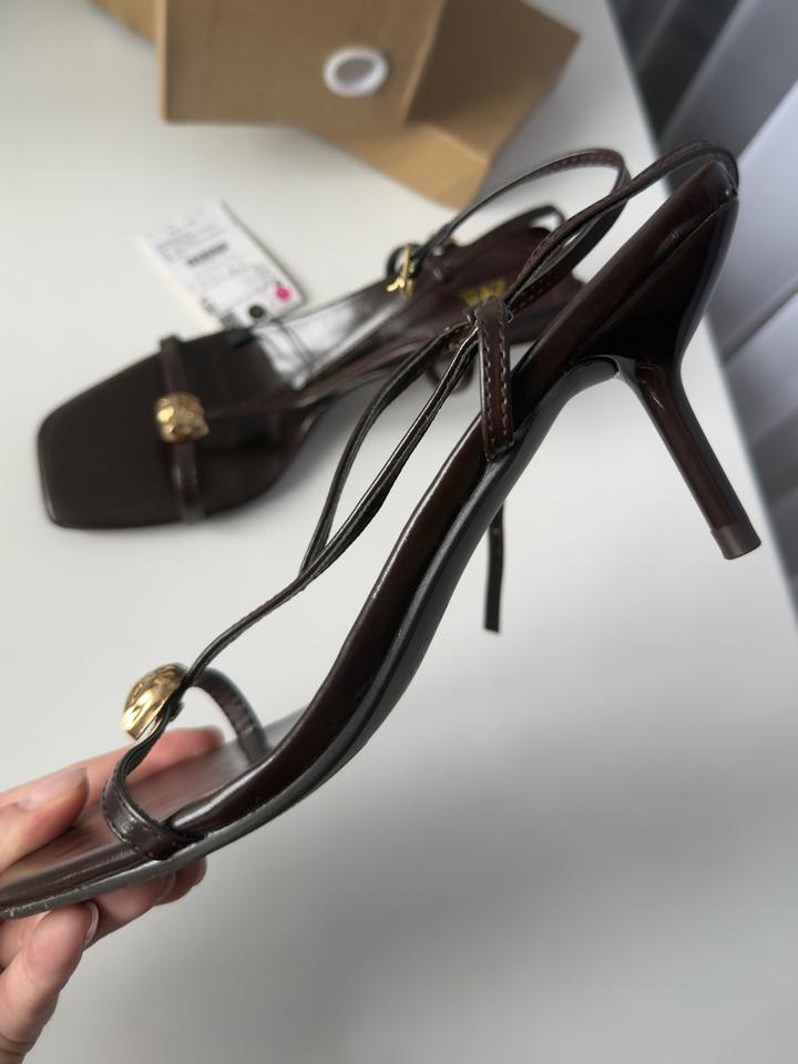 Босоножки Zara