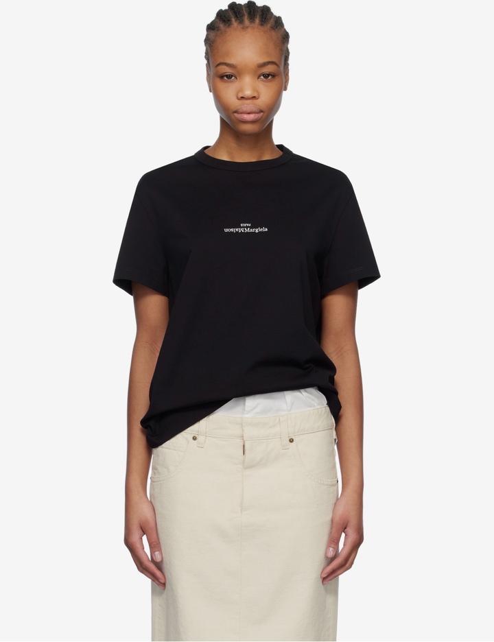 Футболка с вышитым логотипом от бренда Maison Margiela