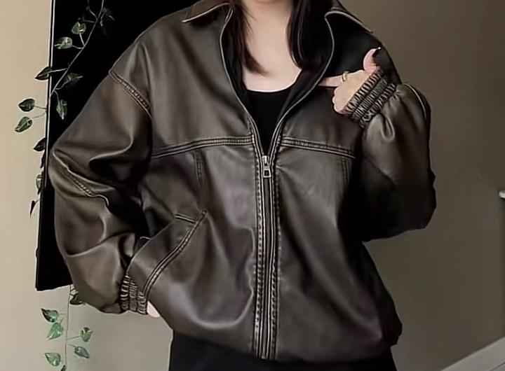 Коричневая кожанка Bershka