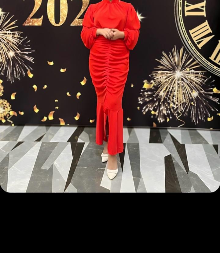 Красное платье