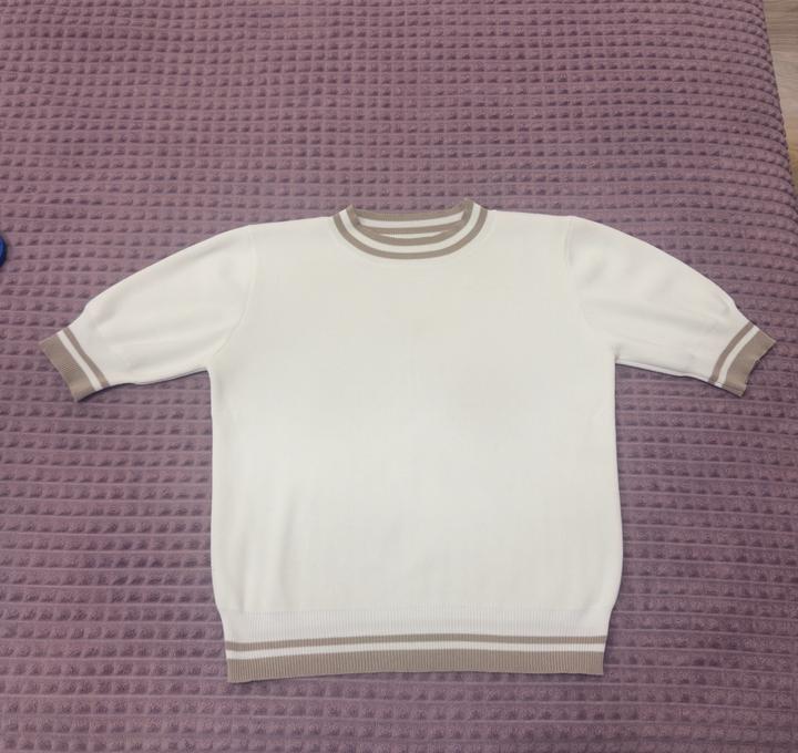 Подам кофточку с короткими руковами