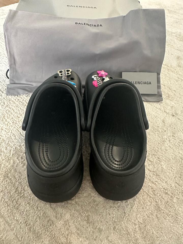 Новые Balenciaga x Crocs 36 размер.
