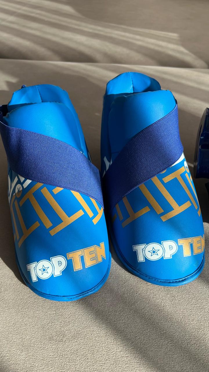 Шлем и щитки для тхэквондо