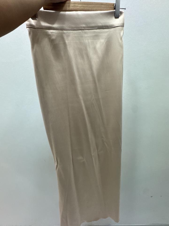 Атласный пиджак с юбкой