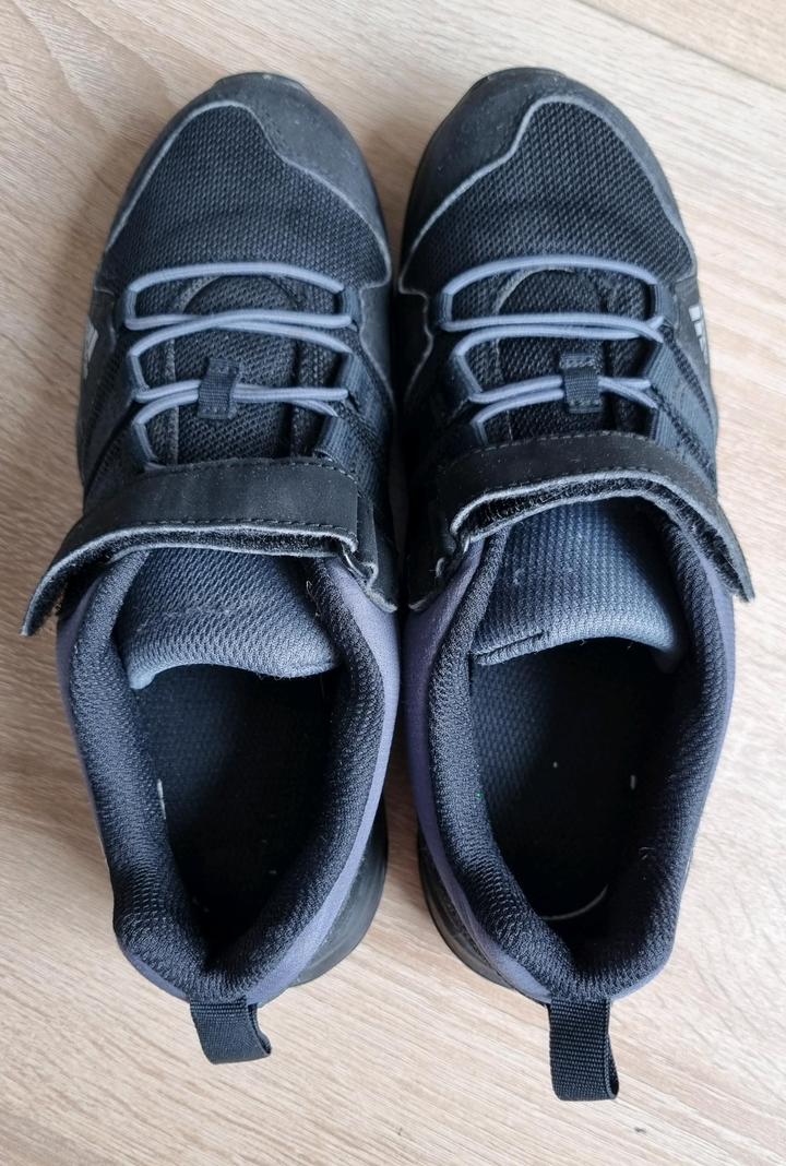 Треккинговые кроссовки addidas TERREX размер 33