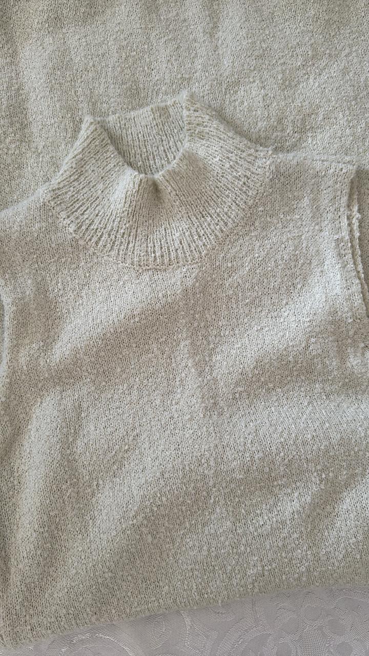 Платье прямого кроя, не надевалось ни разу, идеально на осень.