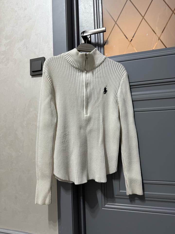 Кофта с замком