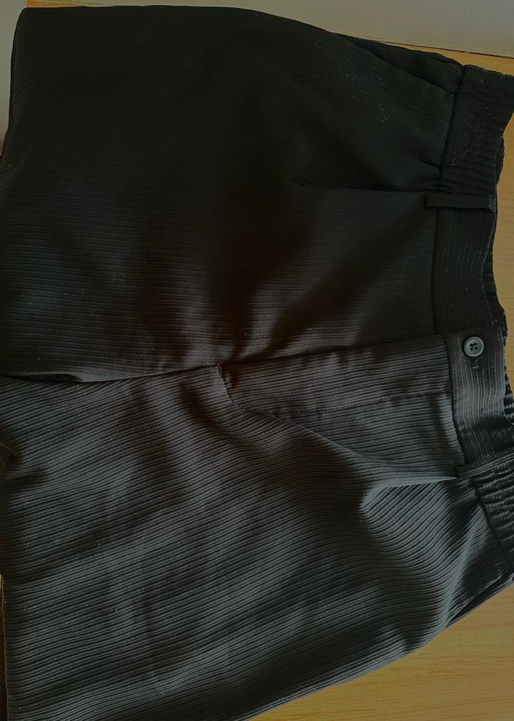 Черные вельветовые брюки Zara (Размер M)