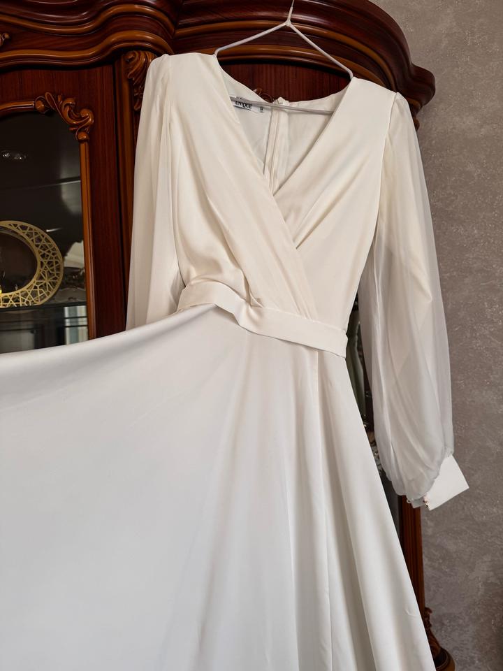 Очень нежное белое платье