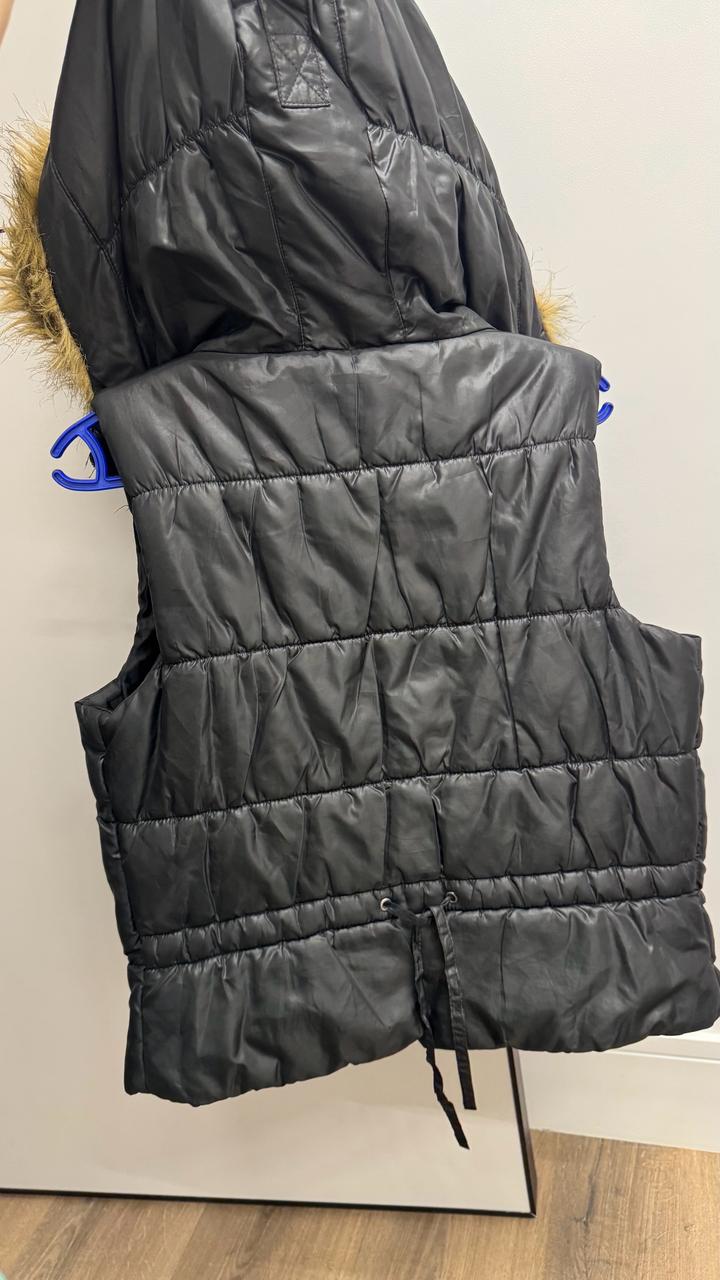 Безрукавка жилет.