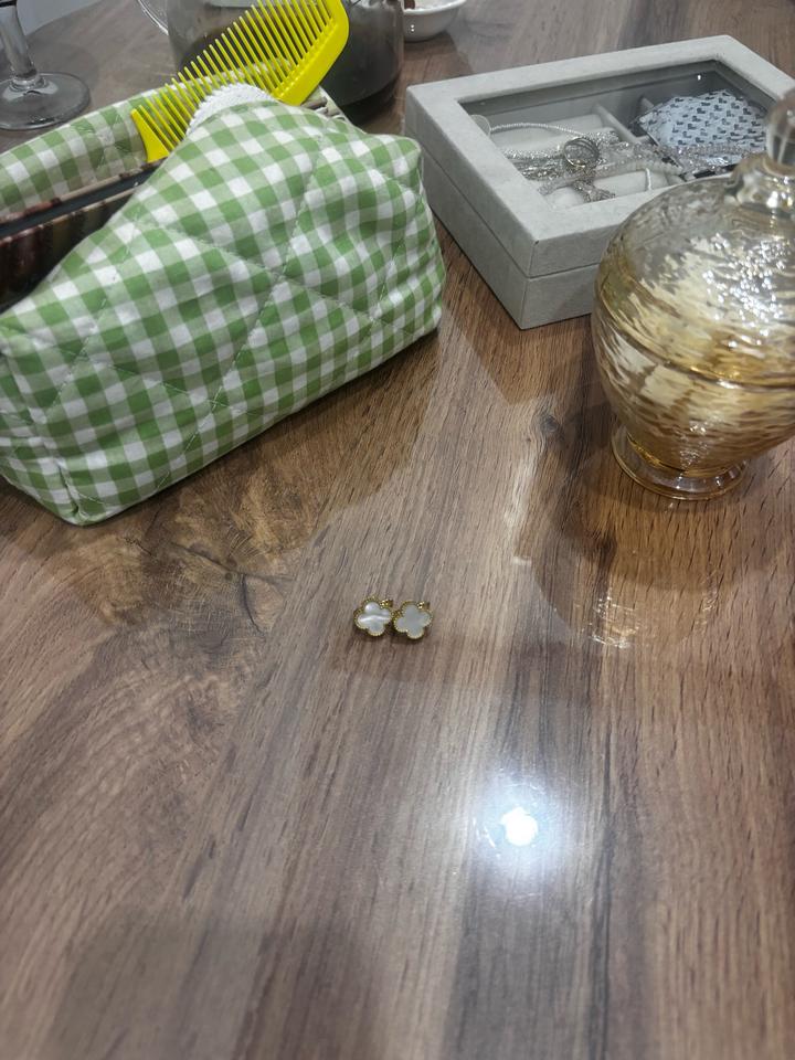 Продам сережки 2 пары