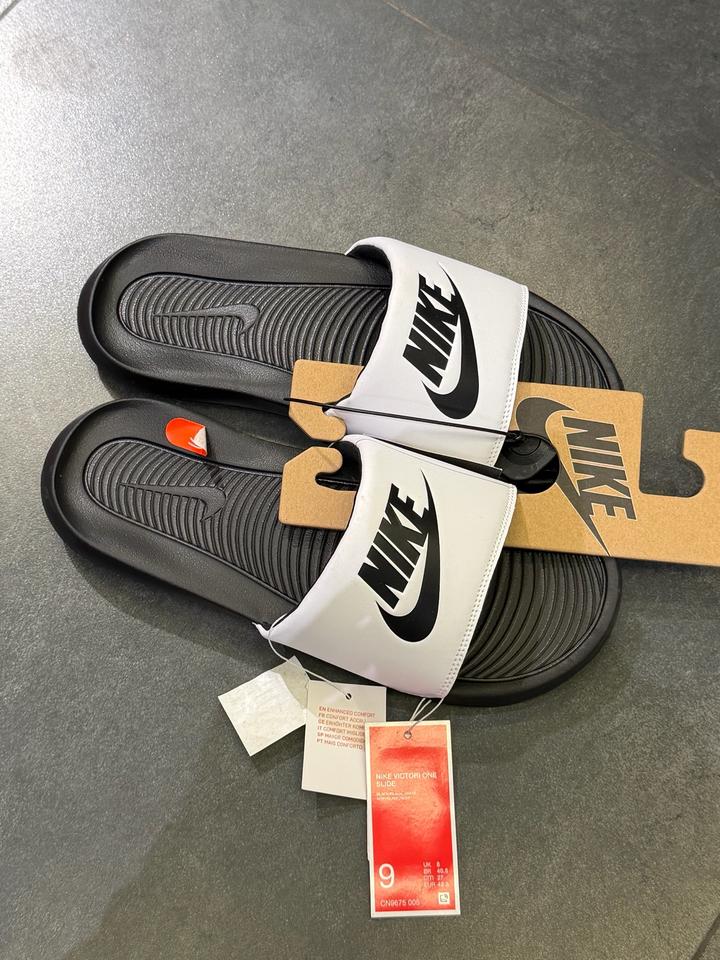 Шлепанцы Nike