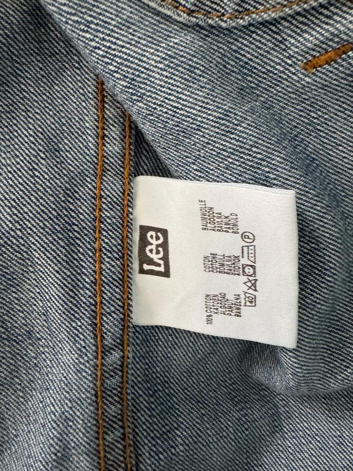 джинсовая куртка