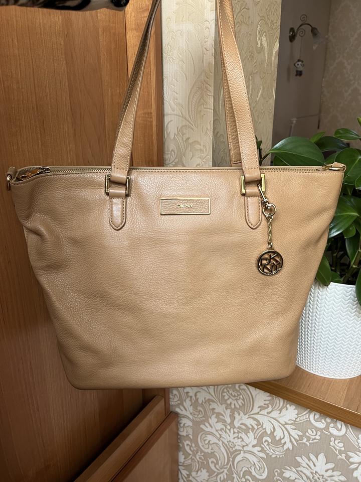 Сумка-тоут бренд DKNY (100% телячья кожа)