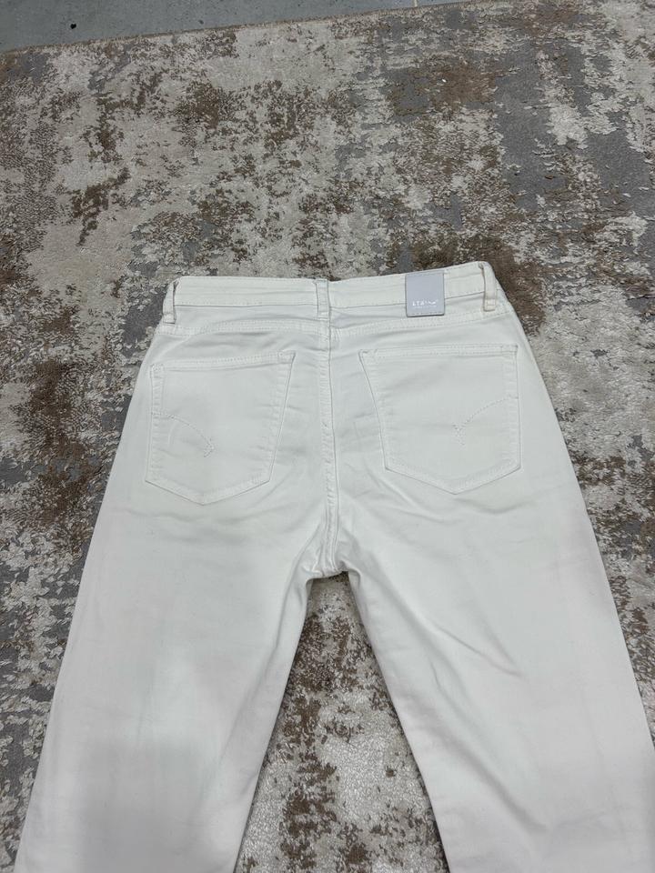 Джинсы белые