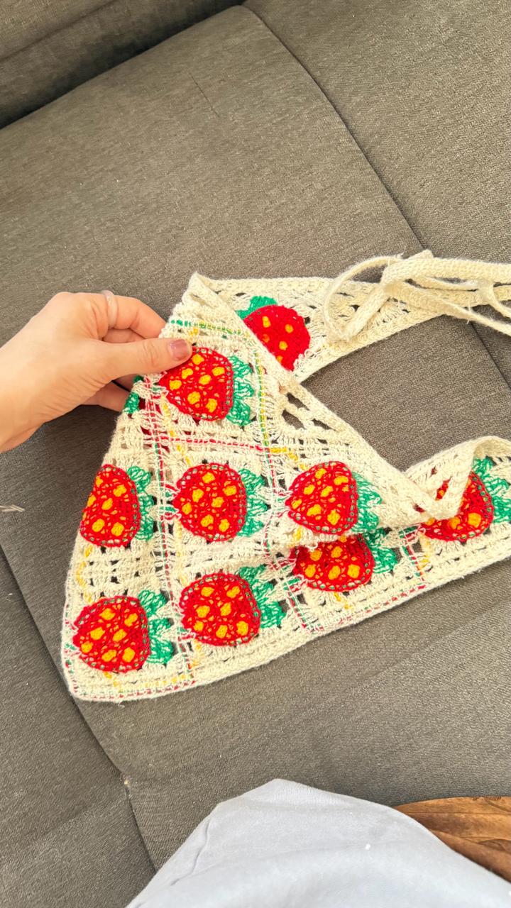 Повязка баска вязаный клубничка