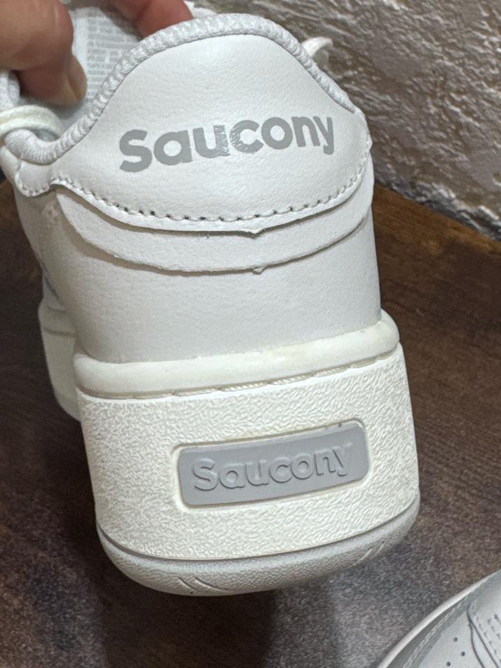 Кроссовки Saucony