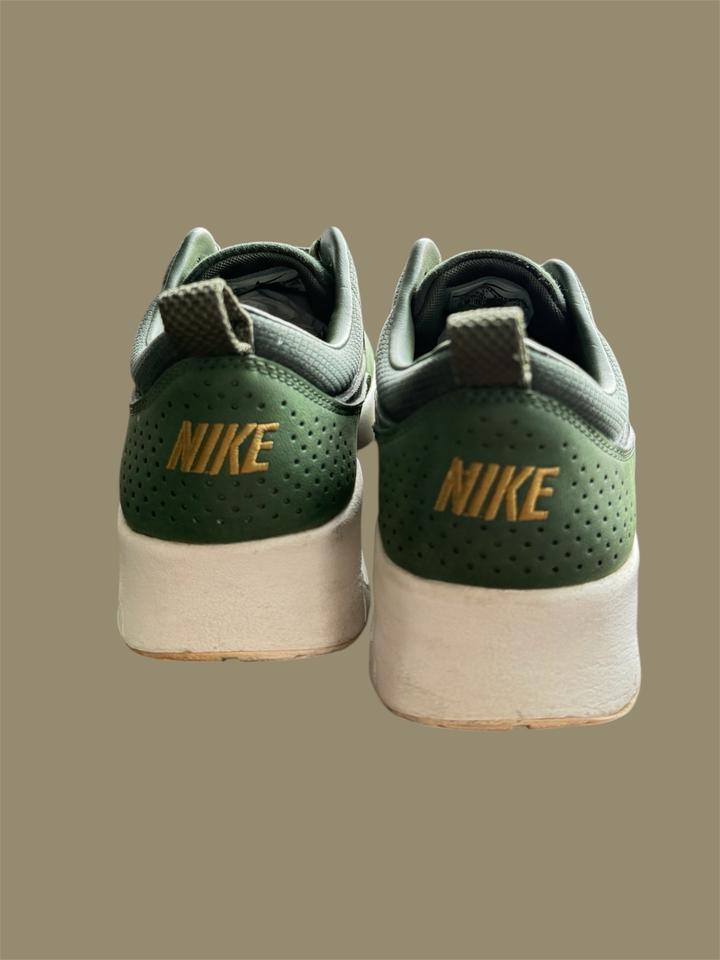 Nike кроссовки