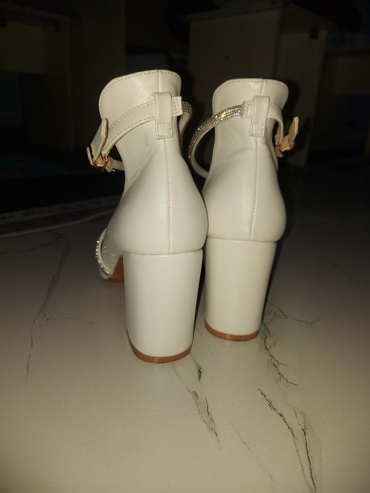 Белые туфли