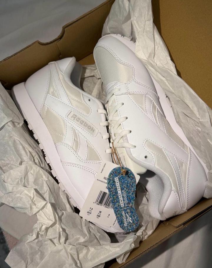 Женские кроссовки Reebok