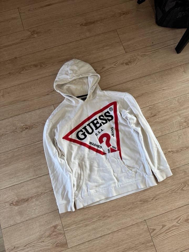 Белое худи GUESS