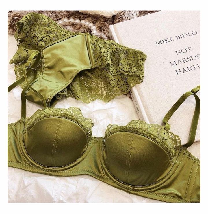 Комплект нижнего белья новый!