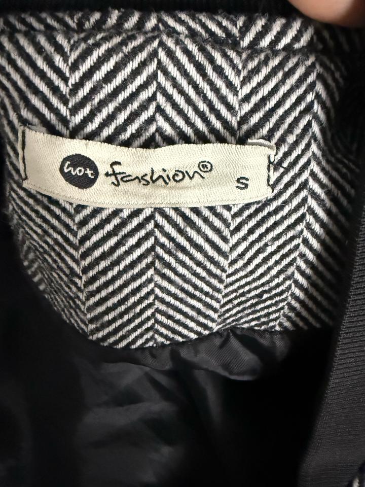 Куртка бомбер