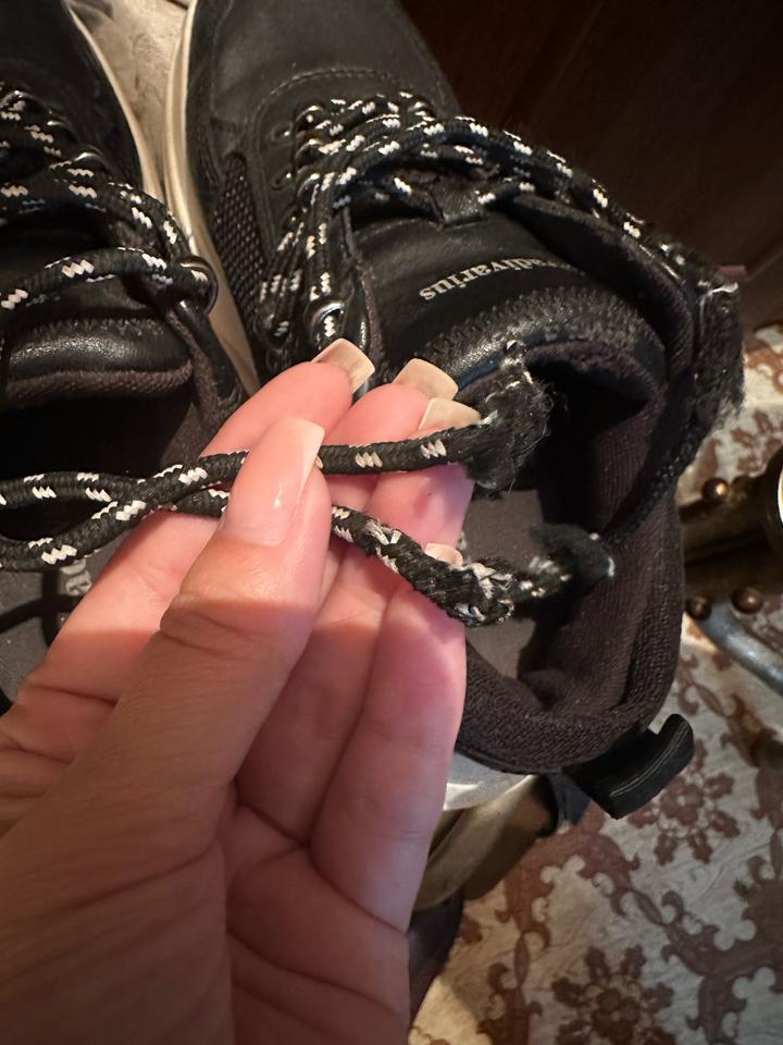 Кроссовки