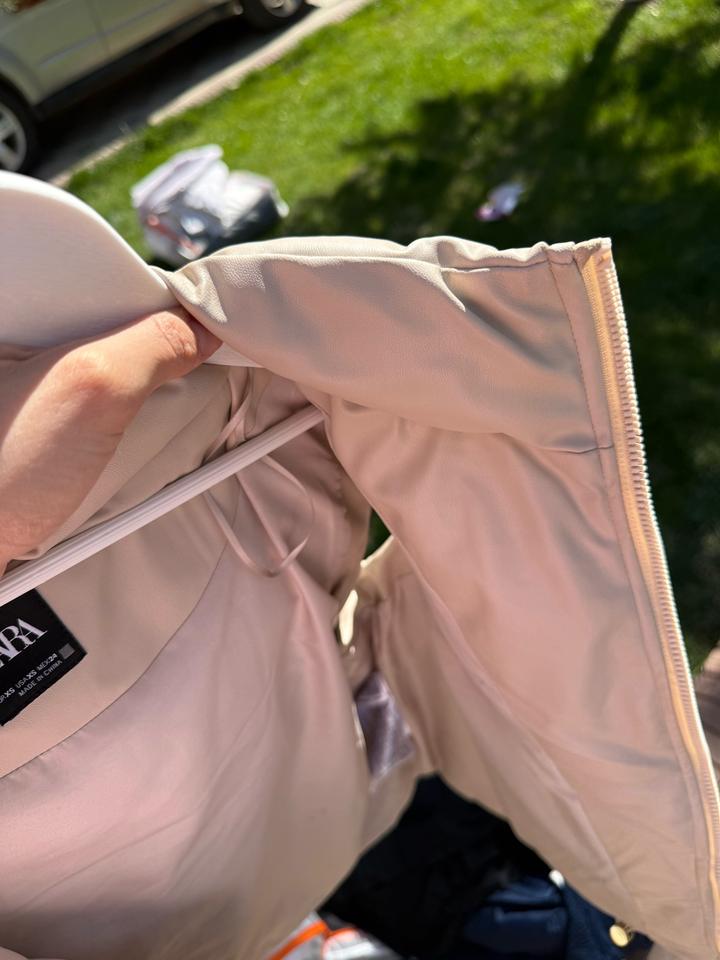 Новая безрукавка кожаная Зара