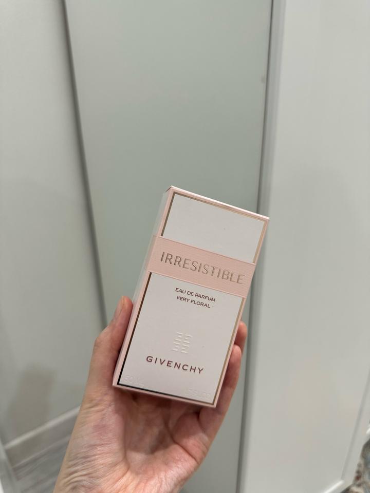 Парфюм irresistible Givenchy