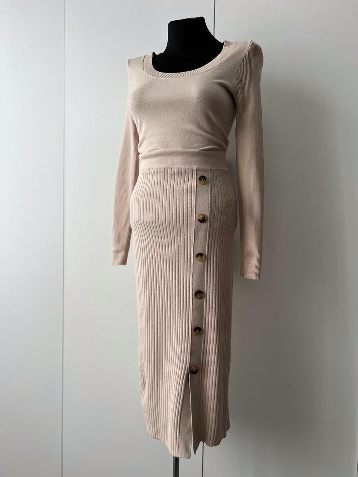 Бежевое платье Zarina