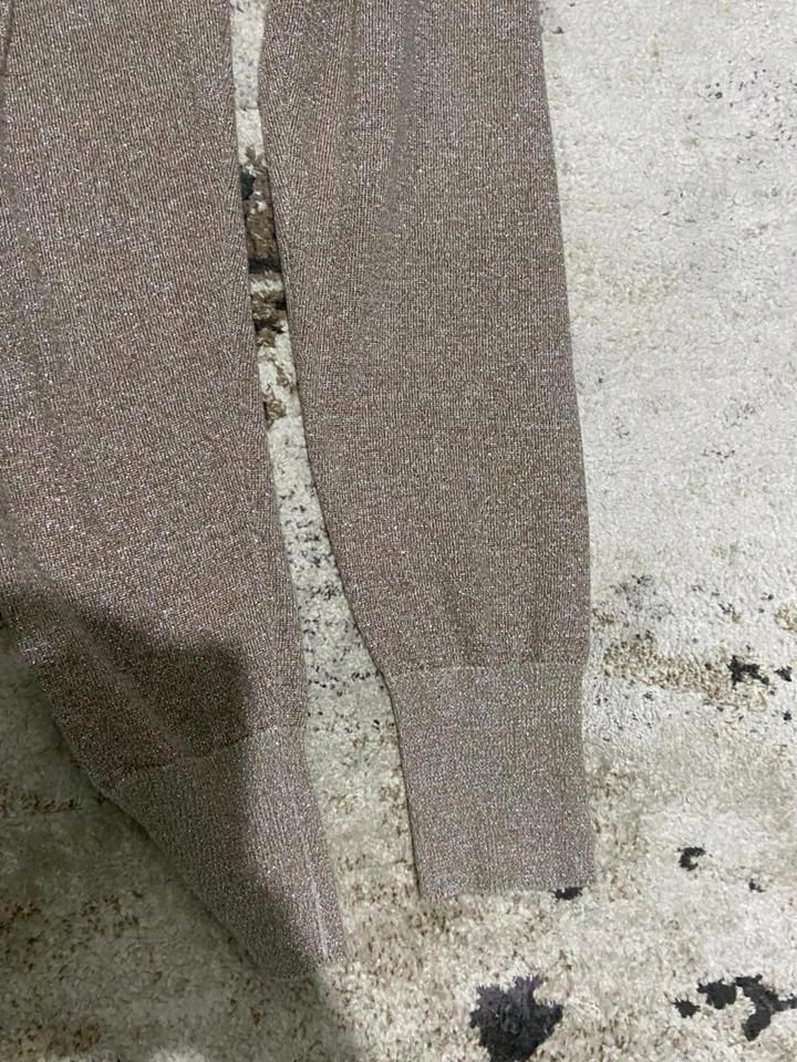 Стильный трикотажный костюм с люрексом